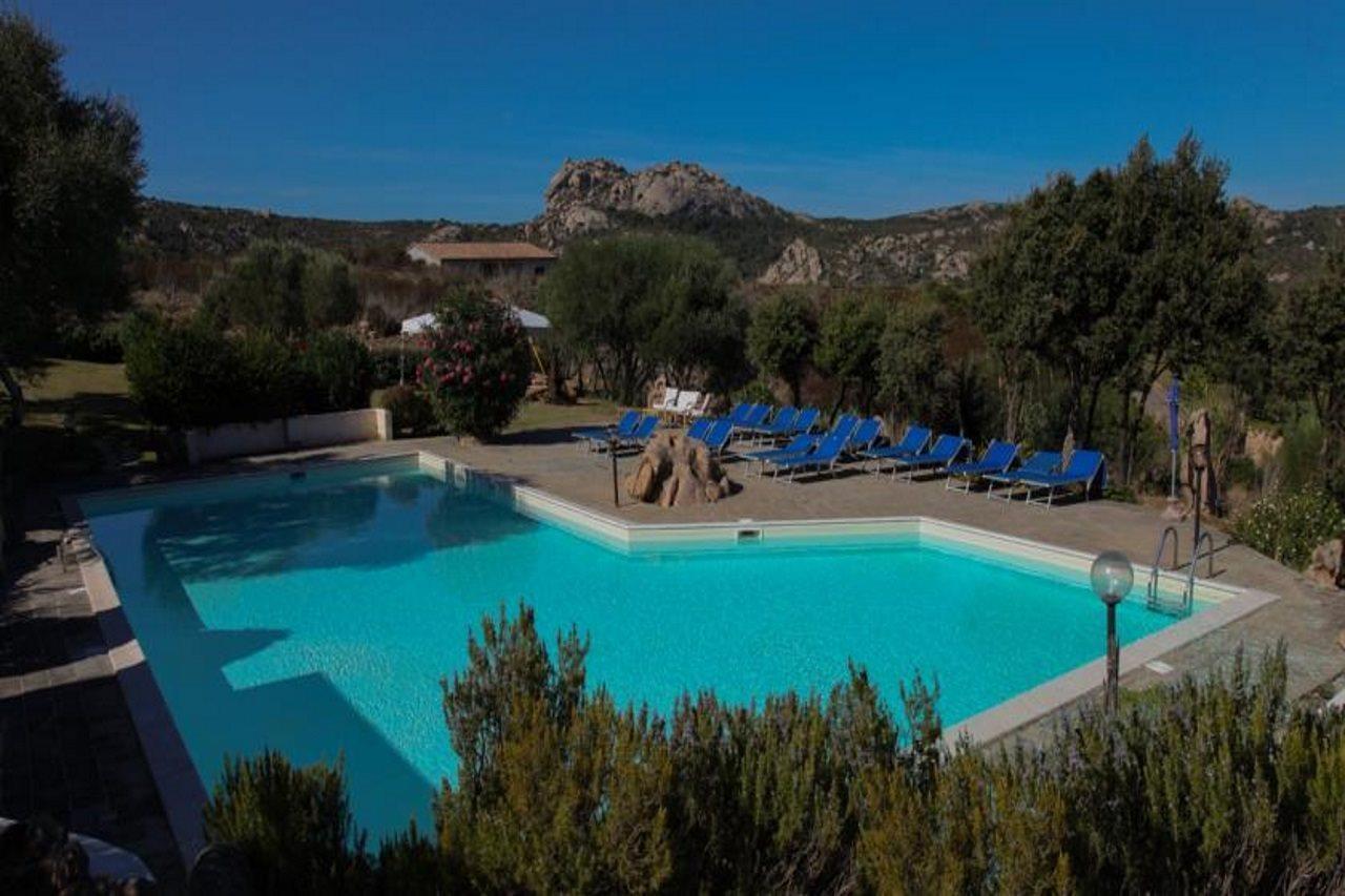 Hotel Micalosu Cannigione Exterior foto
